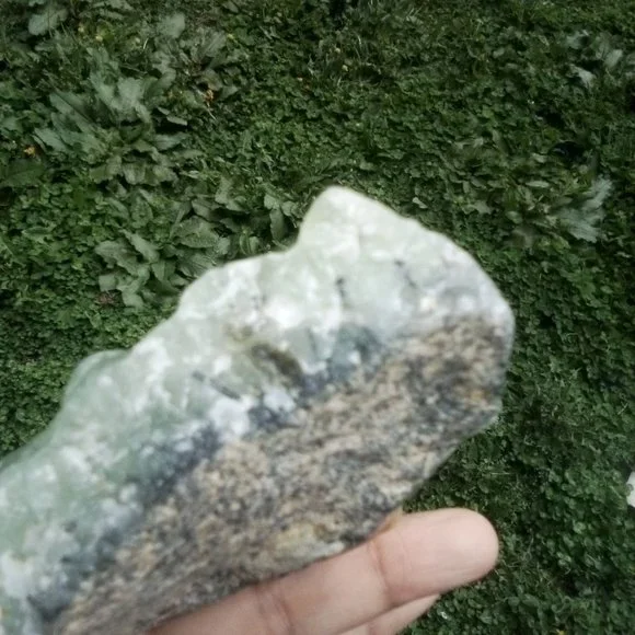 Rare Prehnite Grape quarts cluster Natu - Picture 5 of 5